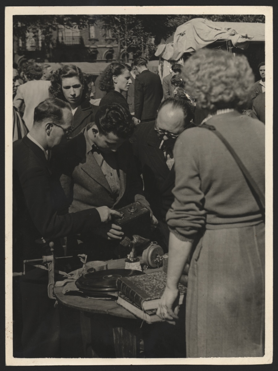 L'antiquité, braderie de Lille (Titre d'origine)