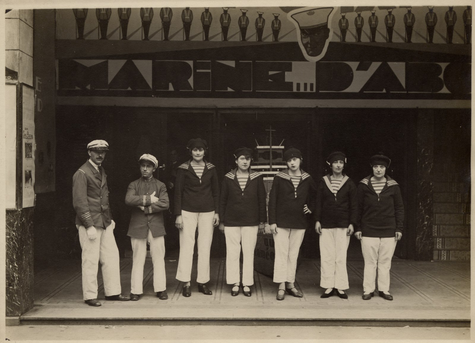 Personnel du cinéma Caméo à Lille (Titre factice)