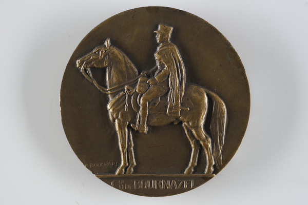 Médaille à l'effigie du Capitaine Spahis de Bournazel