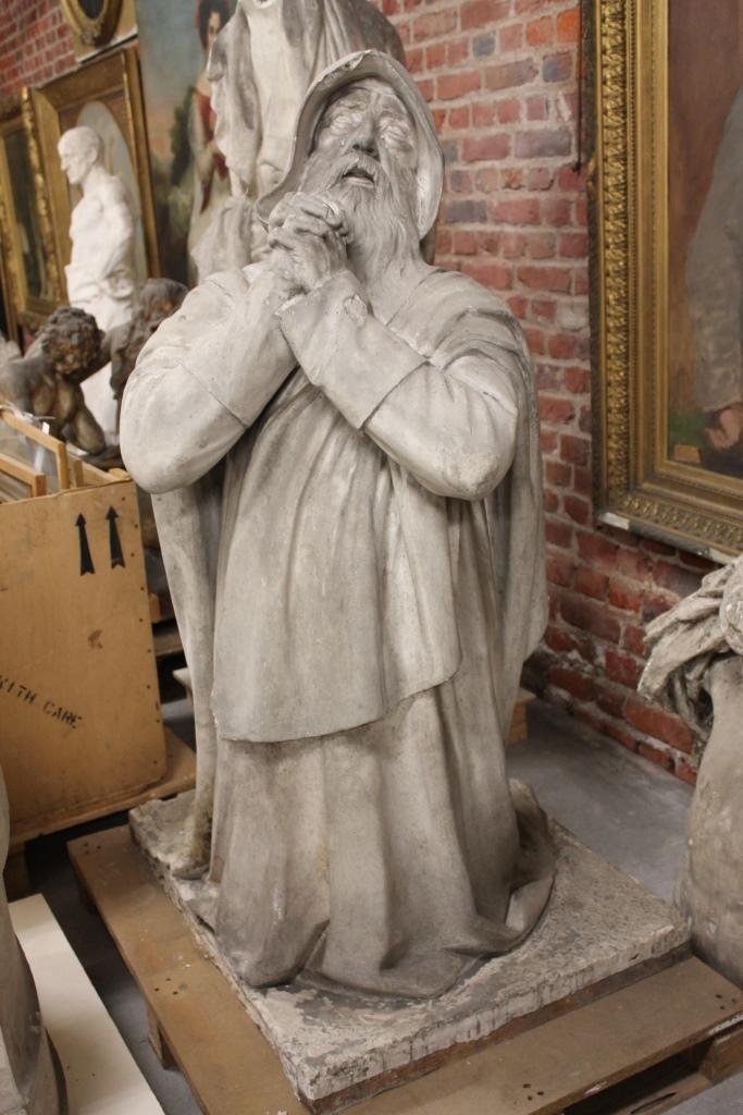 Père blanc en prière