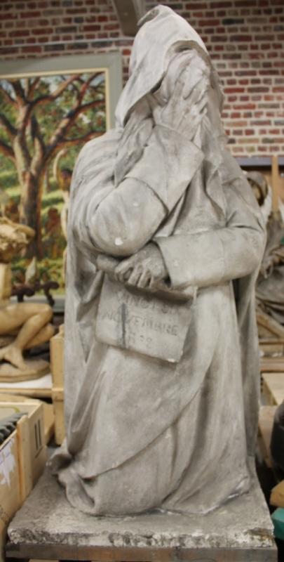 Père blanc pleurant, pour le Mausolée Lavigerie