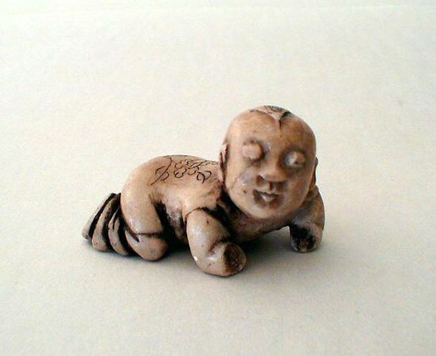 Jeune enfant rampant