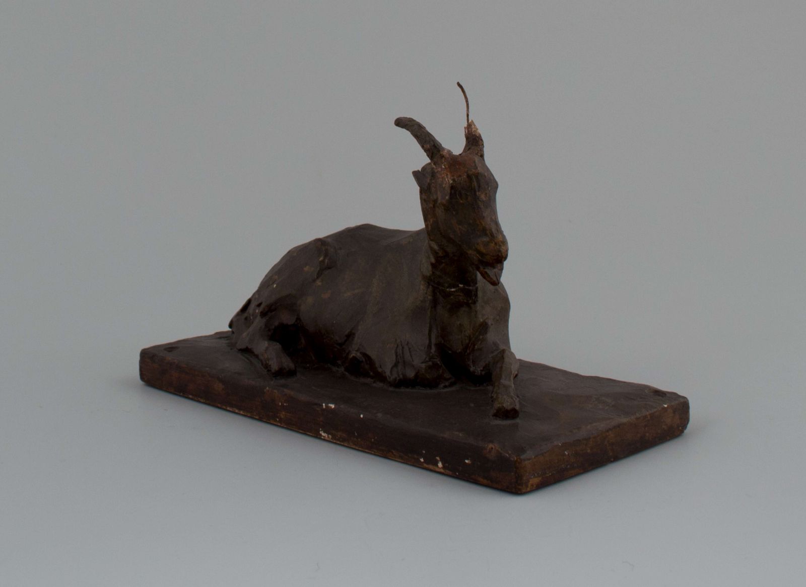 Bouc couché