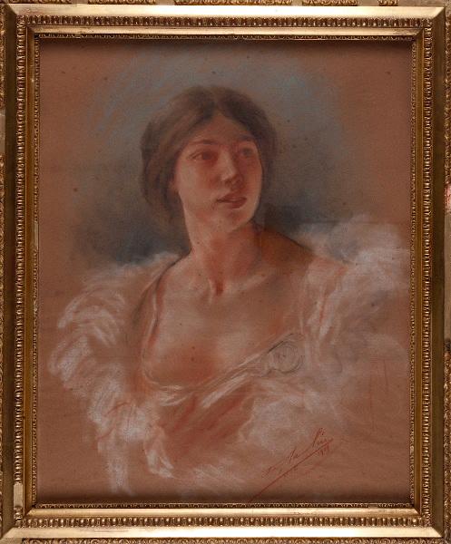 Jeanne Jouve en toilette de bal