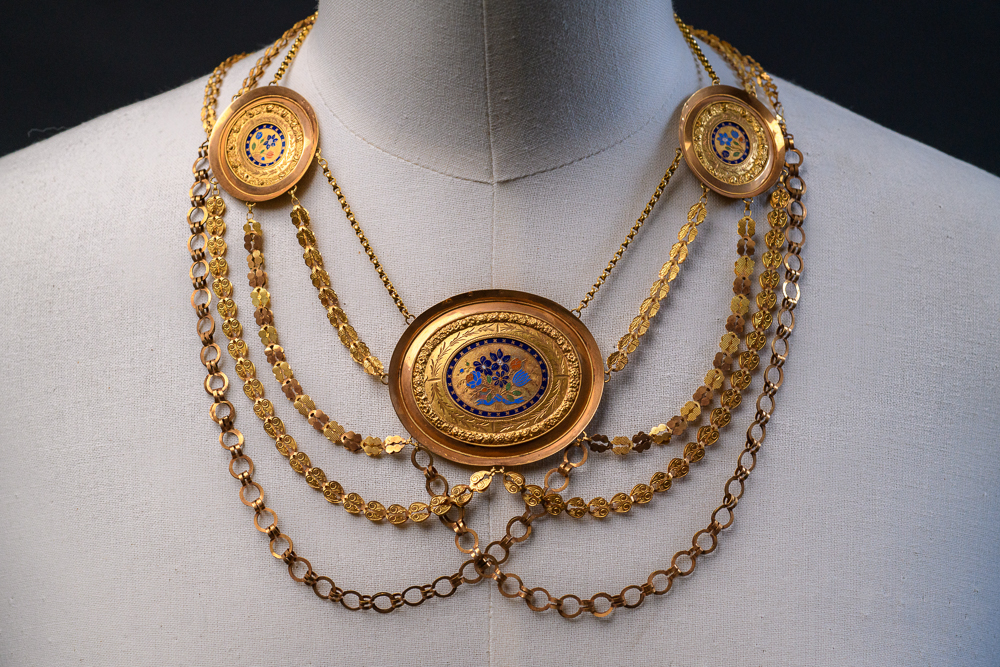 Collier dit esclavage