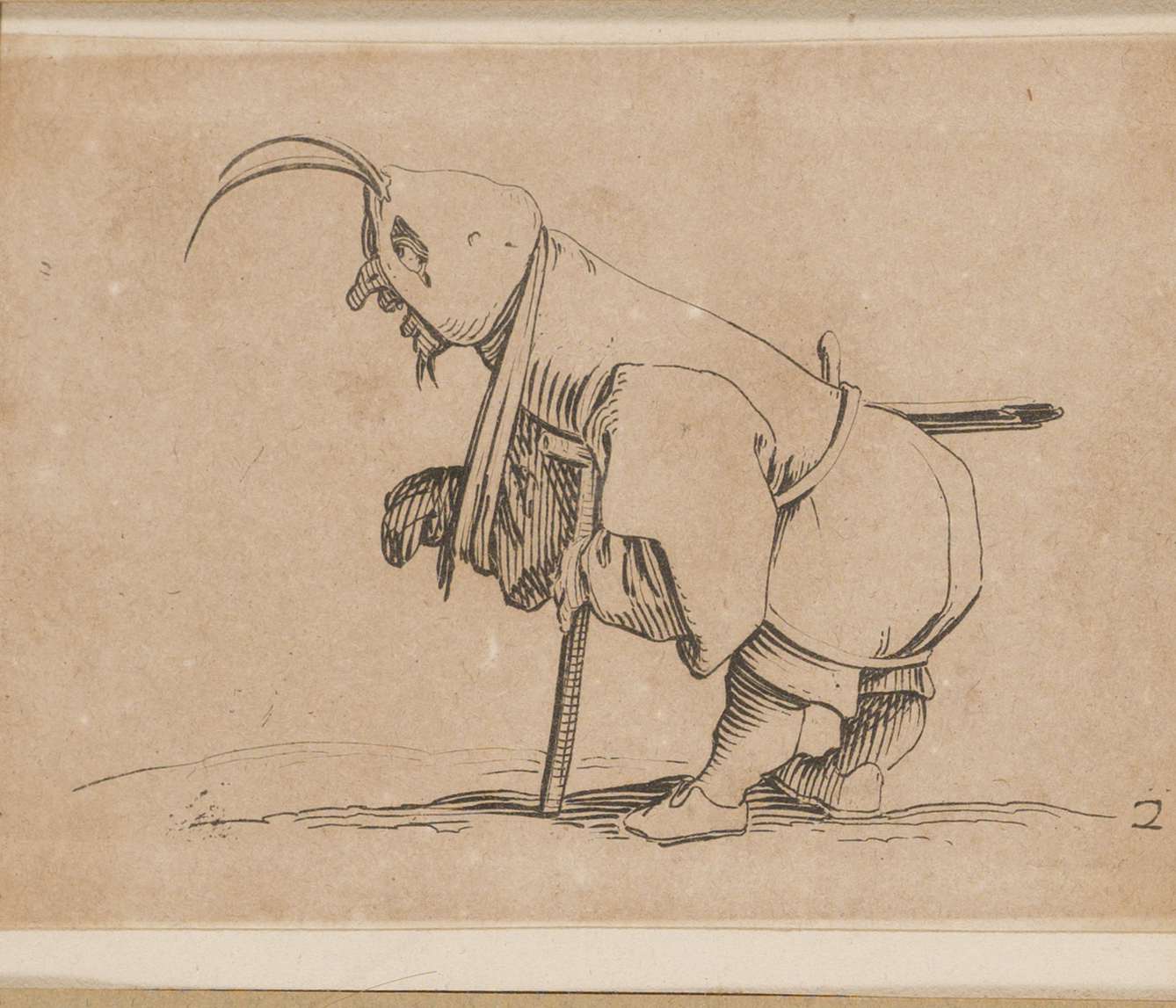 Les Gobbi : nain portant une cagoule à plumes