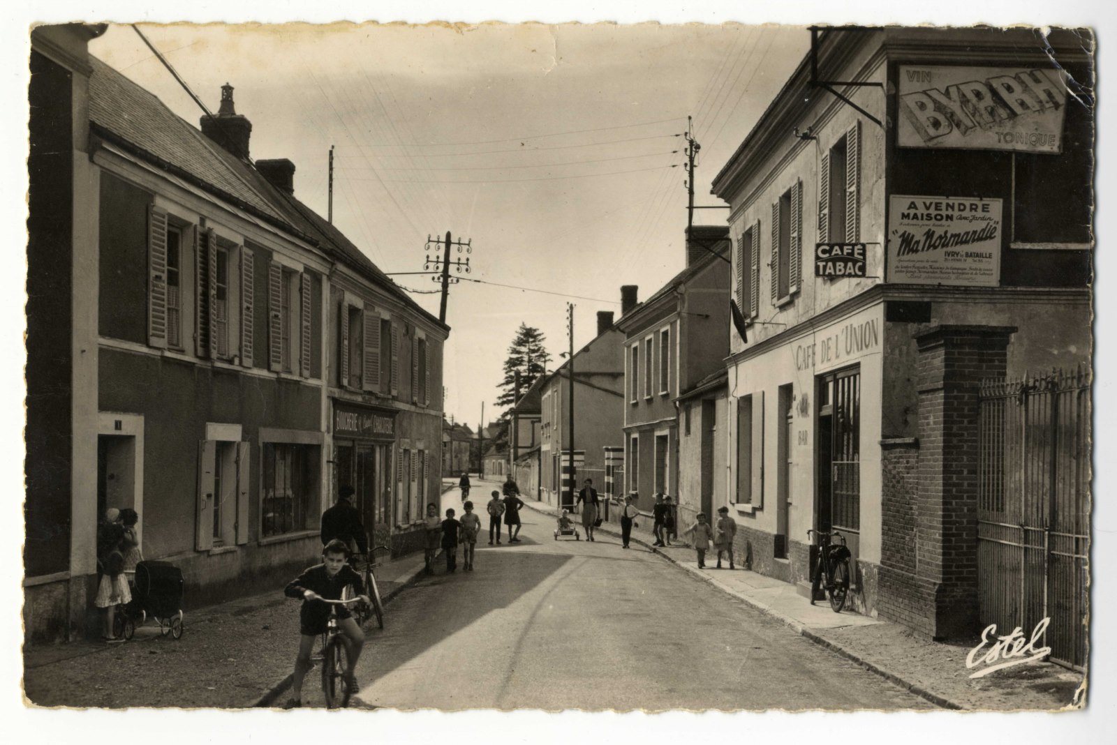 Vue de la rue grande de la Couture-Boussey