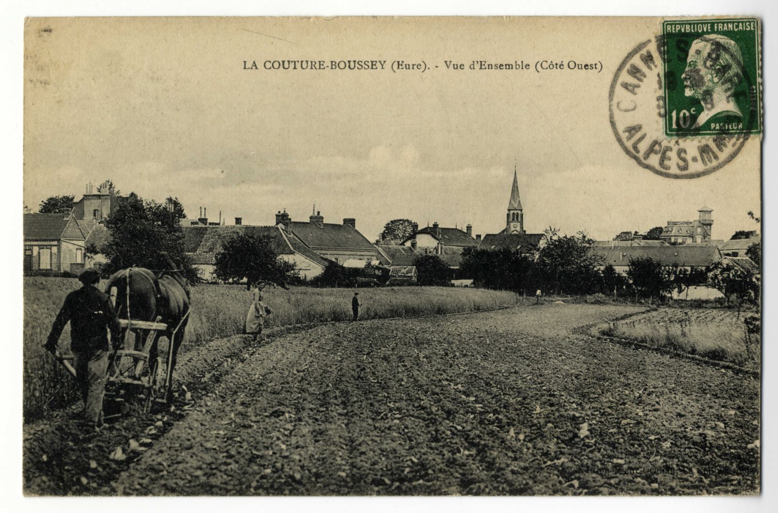 Vue d'ensemble du côté ouest de la Couture-Boussey