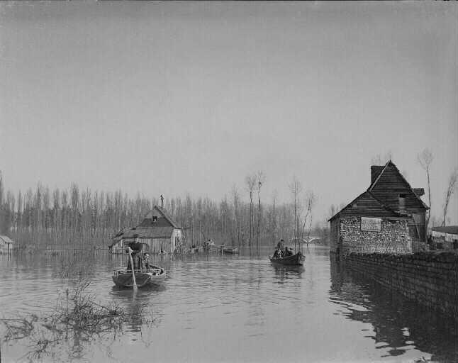 Saint-Pierre, les inondations (St-Pierre (c. de Paris). Inondations 1897 )