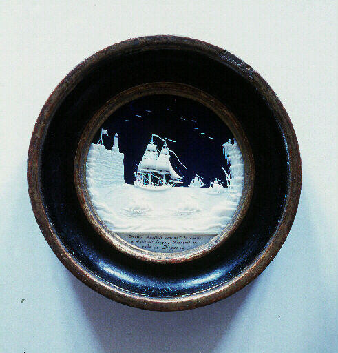 Corvette anglaise, donnant la chasse à plusieurs lougres français en rade de Dieppe (Titre inscrit)