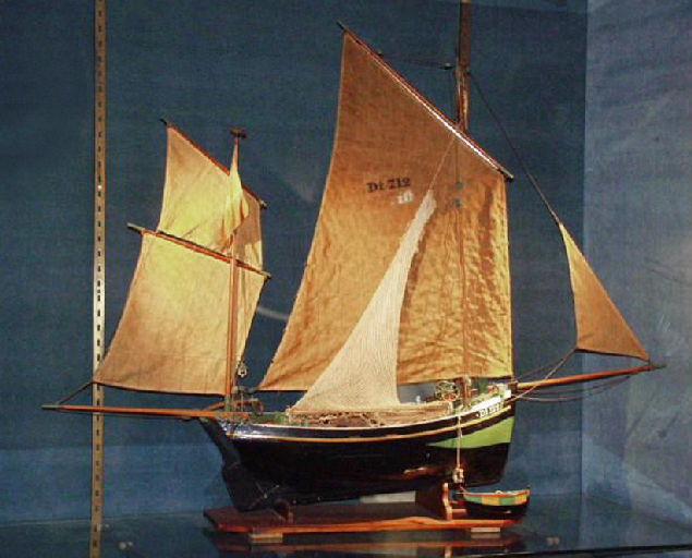 Andrée Babette, Di 712, étadier (D'après les recherches entreprises aux archives de la marine de 1re région à Cherbourg, le nom d'Andrée Babette ne serait peut-être qu'un désir personnel du maquettiste)