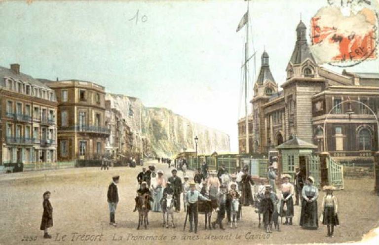 Le Tréport. La promenade à ânes devant le casino