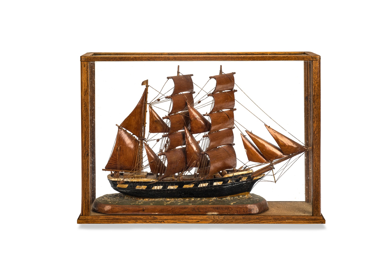 Trois-mâts barque sur mer de bois