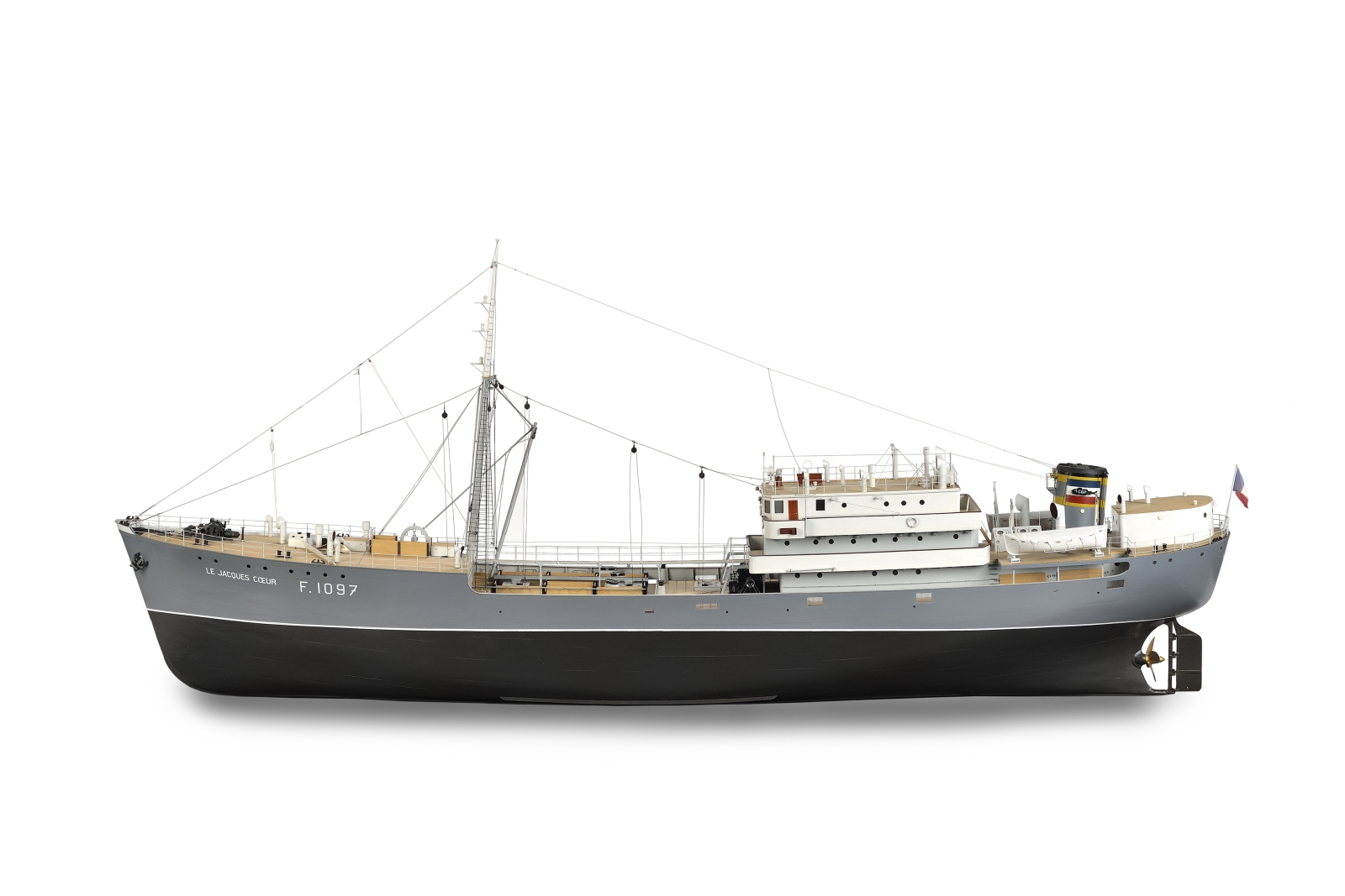 Le chalutier morutier classique à moteur Jacques Coeur