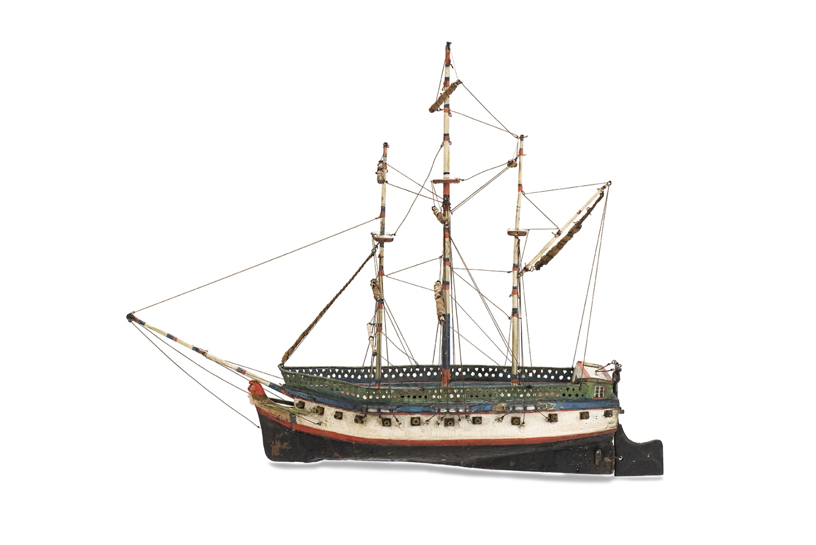 Vaisseau à la figure de proue coiffée d'un bonnet phrygien