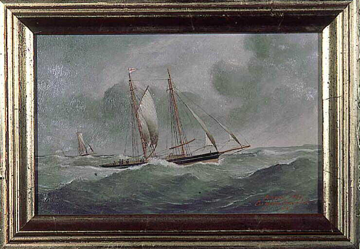 Voilier sur mer houleuse