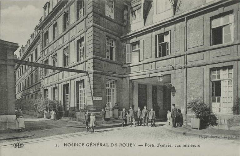 Hospice Général de Rouen, porte d'entrée, vue intérieure