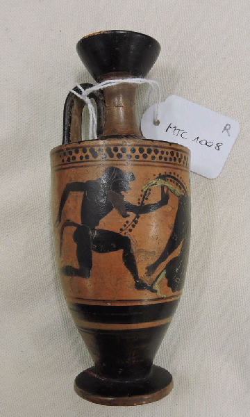 Ménade entre deux satyres
