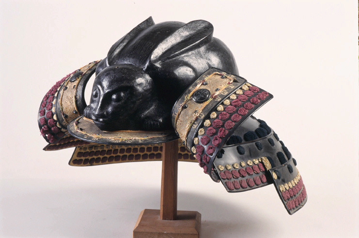 Casque d'armure en forme de lapin
