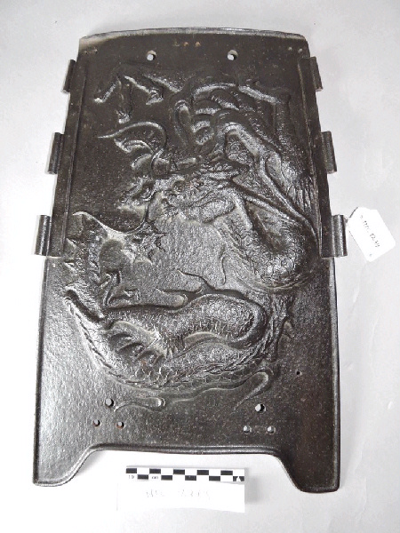 Cuirasse à décor de dragon