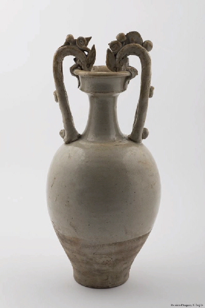Vase amphore à deux anses en forme de dragon