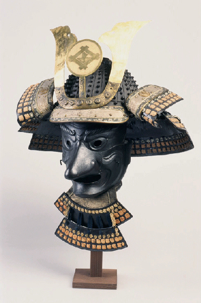 Casque d'armure aux armes des Inoue