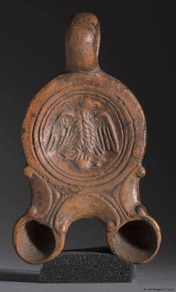Lampe à l'huile à l'aigle aux ailes déployées