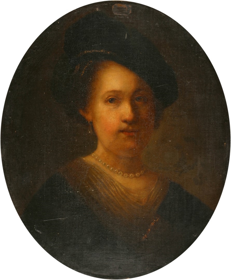 Portrait d'une jeune femme en toque noire