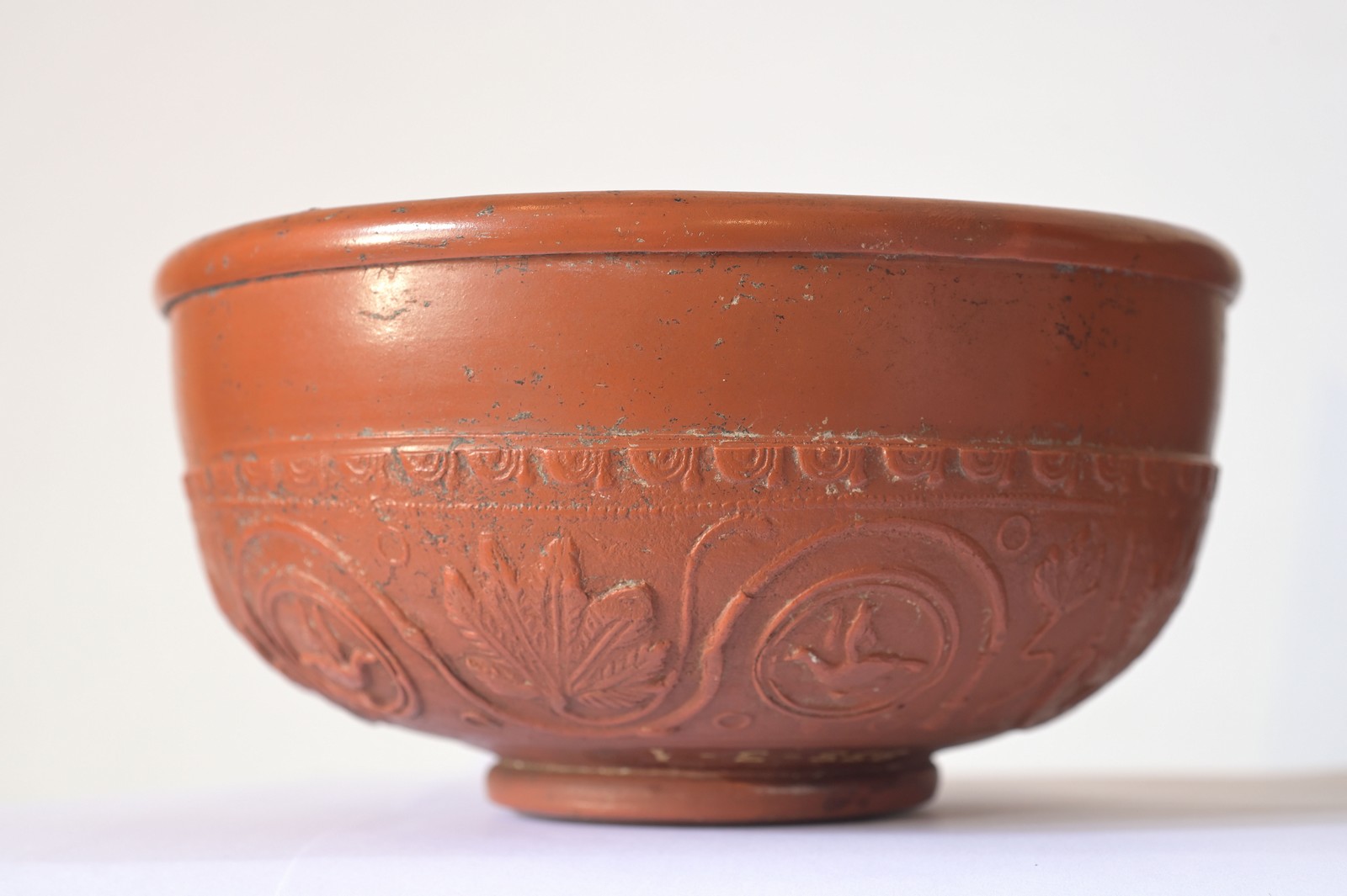 Grande coupe décorée en céramique sigillée