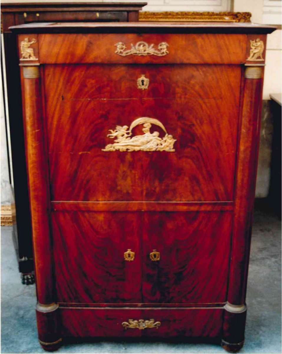 Secrétaire Empire aux pieds circulaires