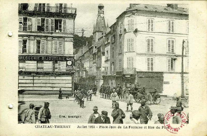 Château-Thierry - place Jean de La Fontaine et rue du pont