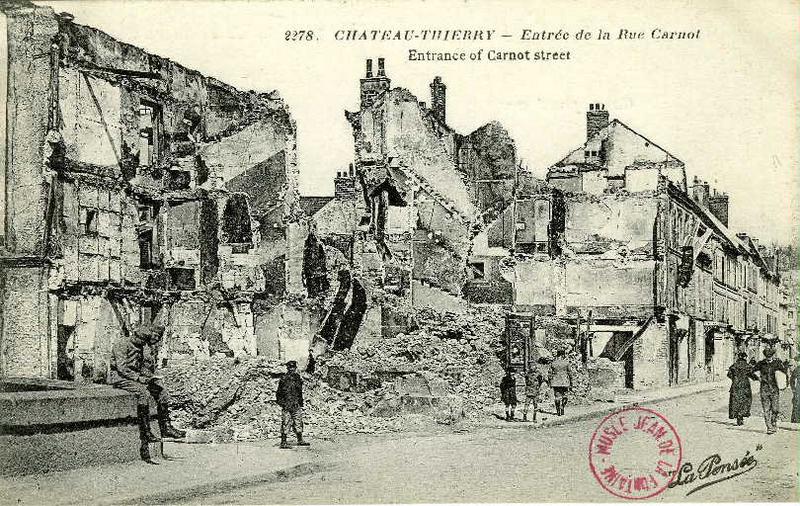 Château-Thierry - entrée de la rue Carnot