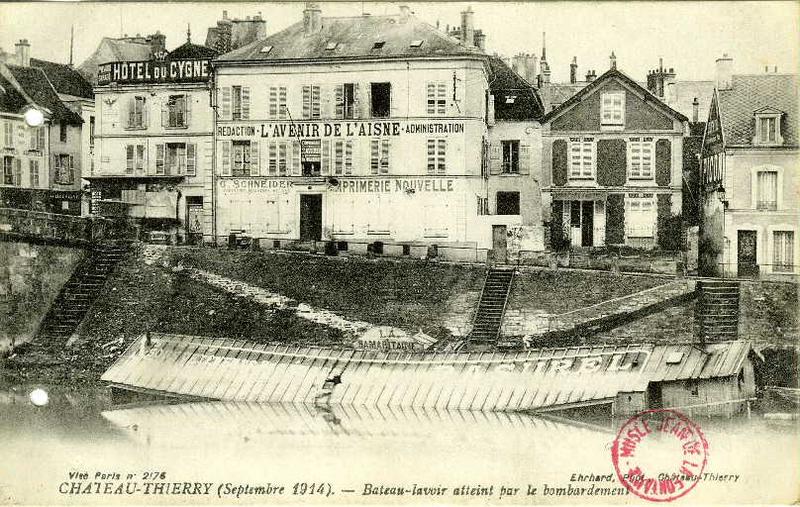 Château-Thierry - bateau-lavoir atteint par le bombardement