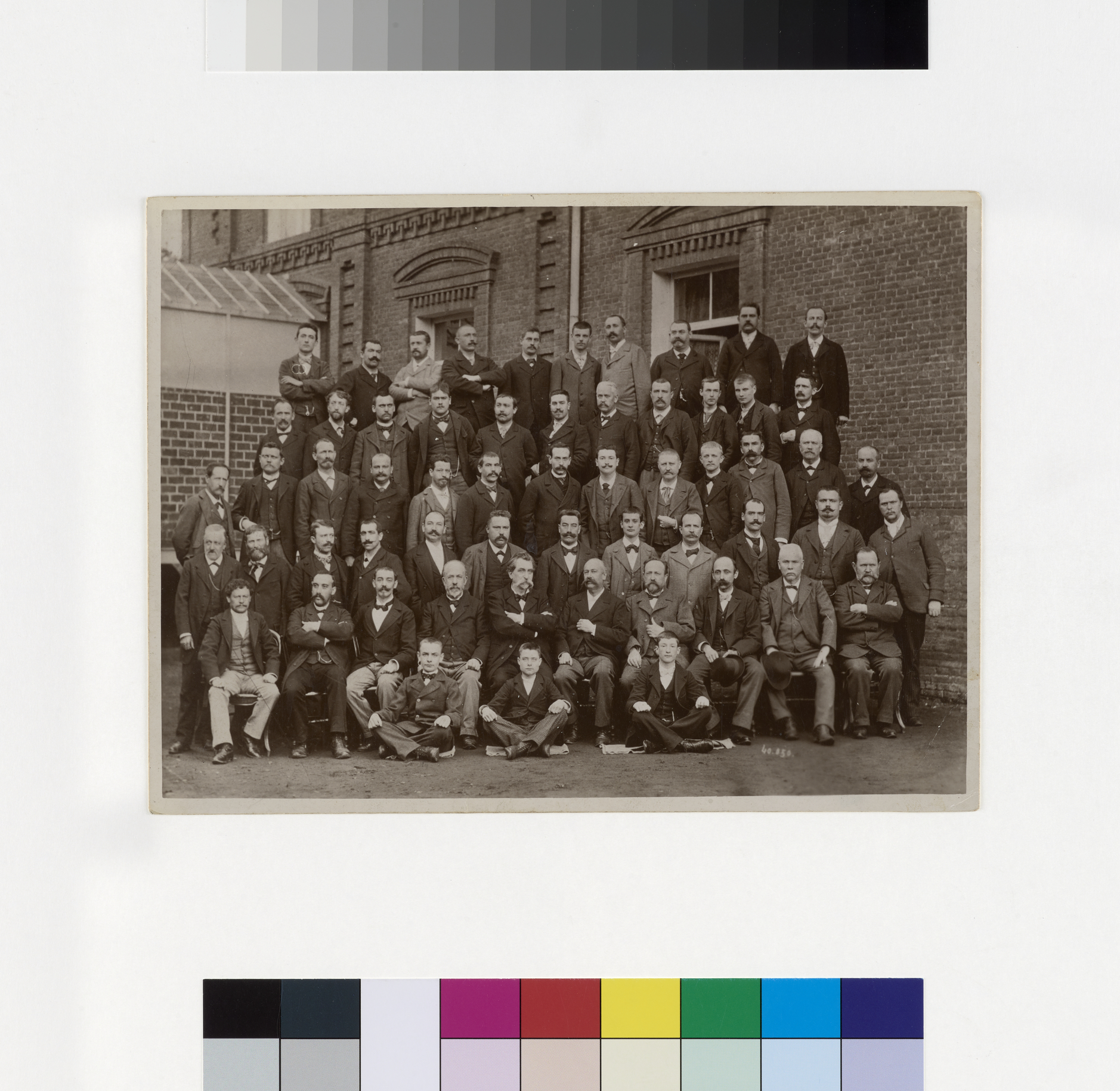 Le personnel des bureaux de l'usine Godin de Guise