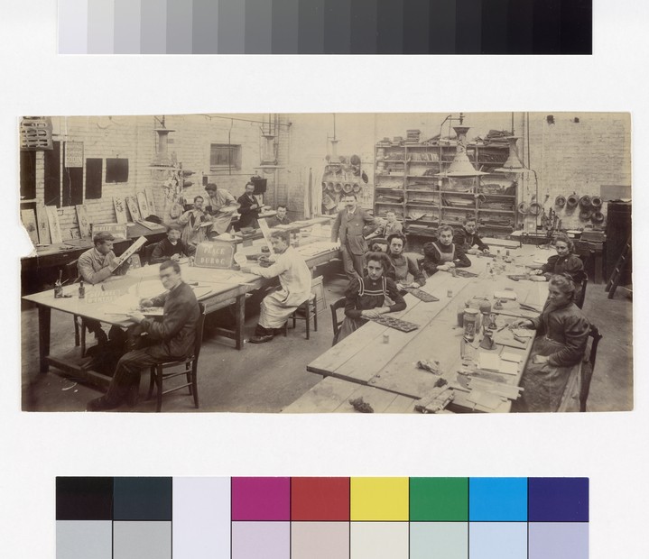 L'atelier de décoration sur émail de l'usine Godin de Guise