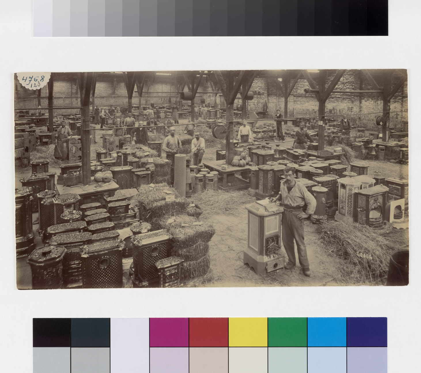 Le hall d'emballage de l'usine Godin de Guise