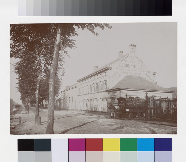 Entrée de l'usine du Familistère de Laeken