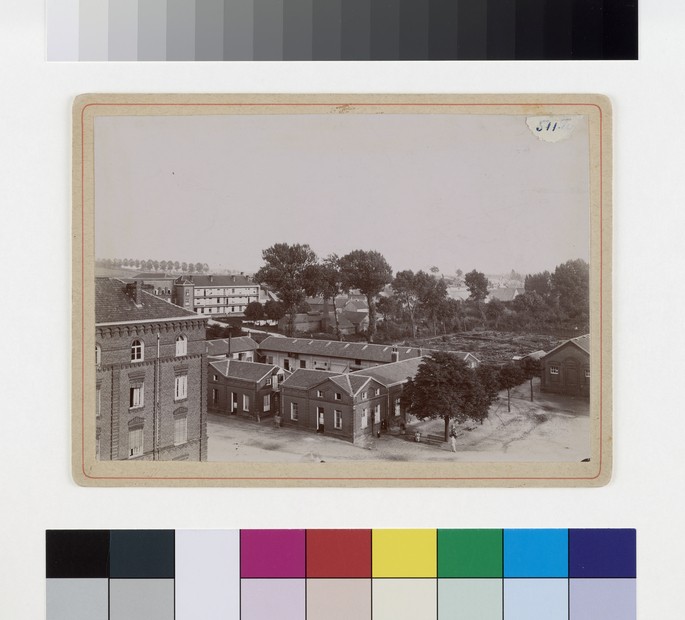 Les économats du Familistère de Guise vus du belvédère du pavillon central du Palais social