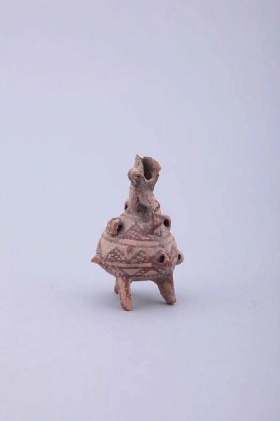 Cruche miniature à bec verseur chypriote