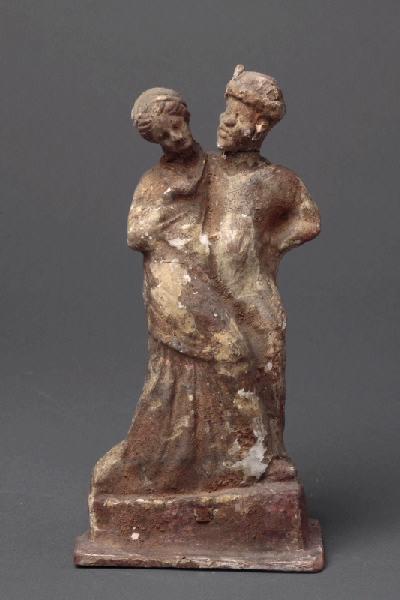 Satyre tenant une femme par la taille