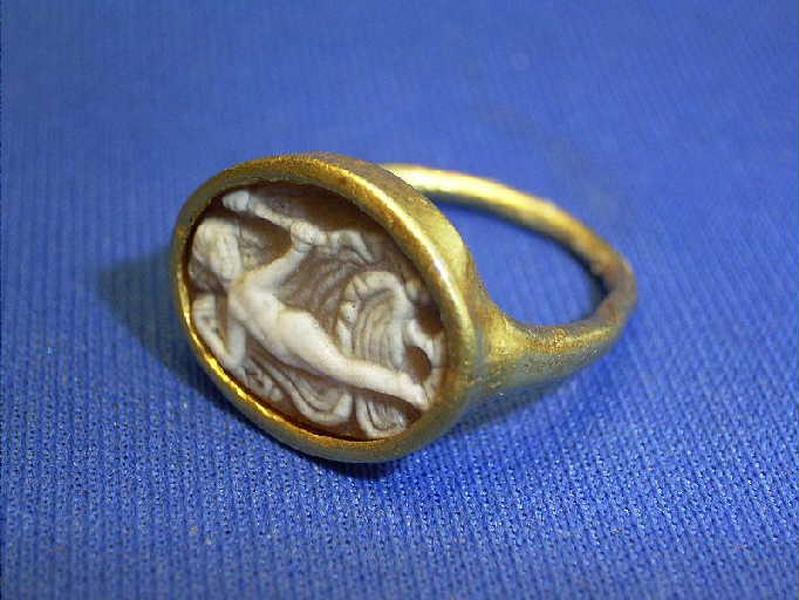 Ménade (ou bacchante) dansant nue