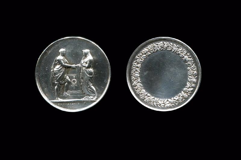 Médaille personnalisée célébrant le rite chrétien du mariage