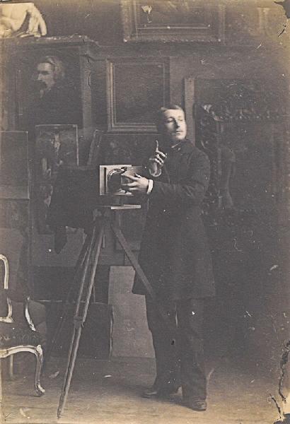 Paul Michel dans l'atelier de son père