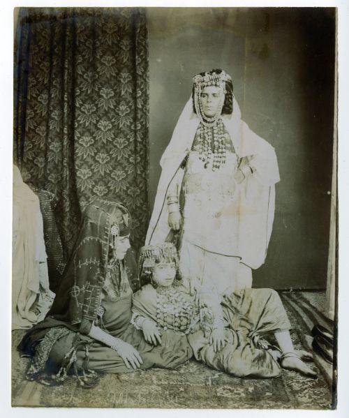 Portraits de femmes ouleds-naïls