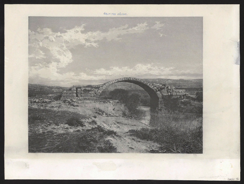 Pont romain en ruine à Abou El Aswaad