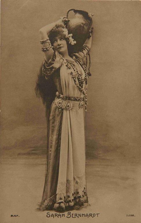 Sarah Bernhardt dans La Samaritaine