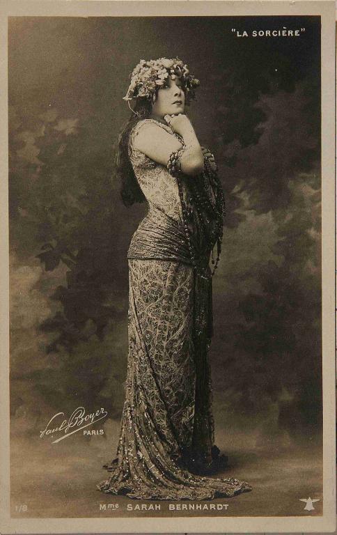 Sarah Bernhardt dans La Sorcière