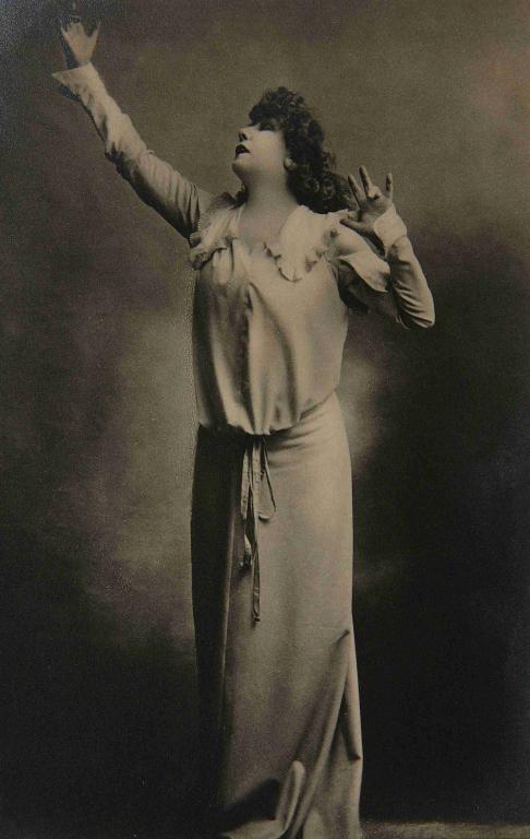 Sarah Bernhardt dans la sorcière