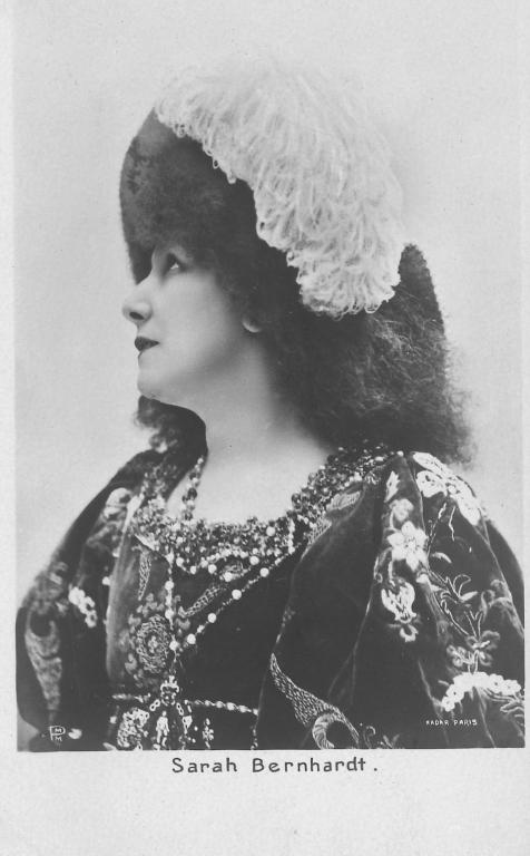 Sarah Bernhardt dans Gismonda