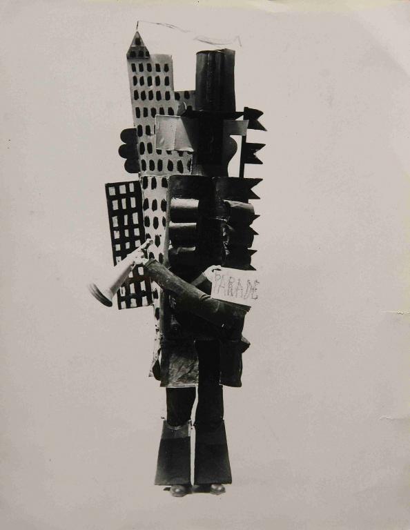 Le Manager de New York dans le ballet "Parade" (Maximilien Statkevich)#(Maximilien Statkevich as New York's manager in the ballet Parade)